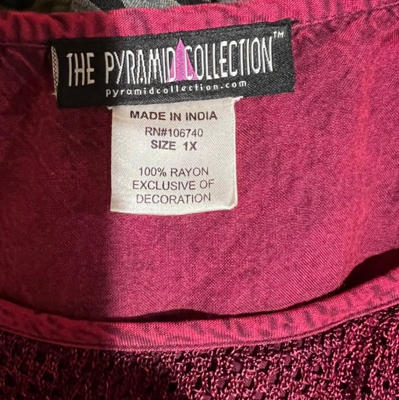 The Pyramid collection wine color bohemian embroidered & detailed tunic 1X - Picture 6 of 6